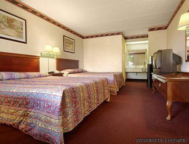 Super 8 By Wyndham Dothan Room photo